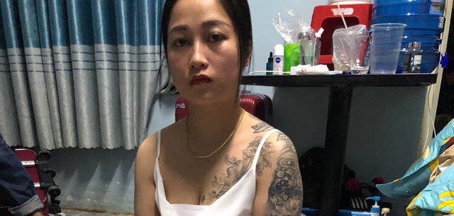 Khi “hot girl” phục vụ "tận răng" dân chơi trác táng