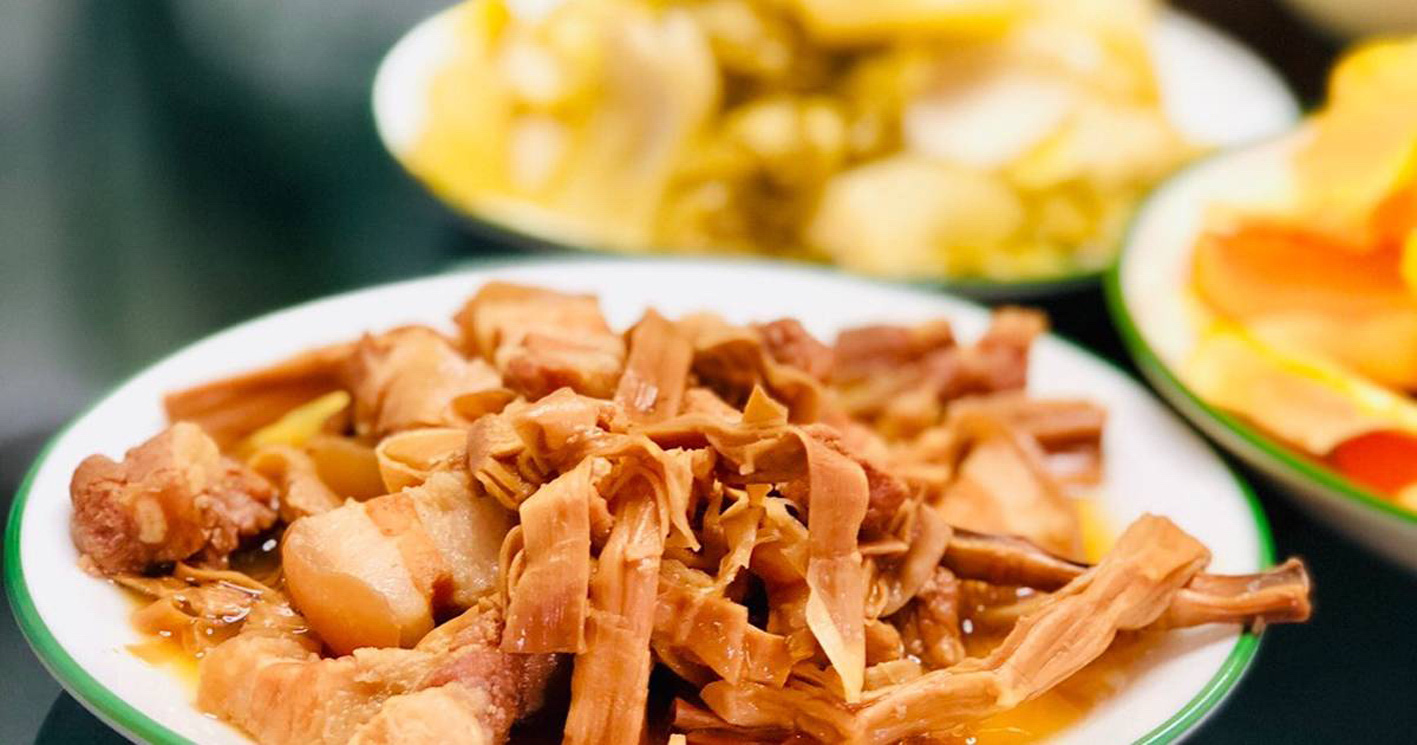 Thương nồi măng hầm ăn suốt tết - Ảnh 1.
