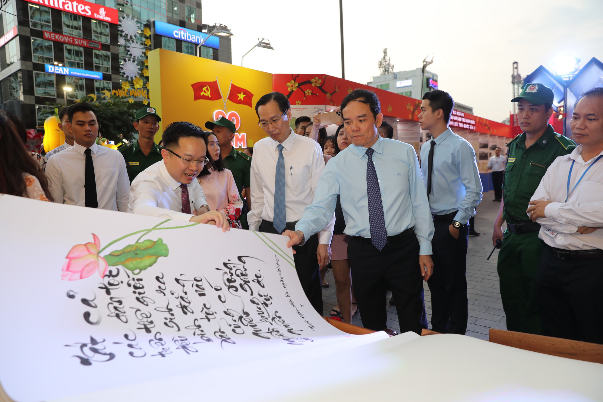 Báo Người Lao Động đoạt giải nhất bìa báo xuân đẹp và ấn tượng năm 2020 - Ảnh 4.