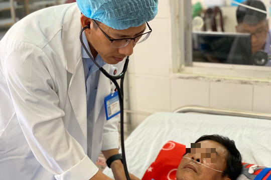 Người đàn ông suýt trả giá đắt do hút thuốc lá "không tự chủ"