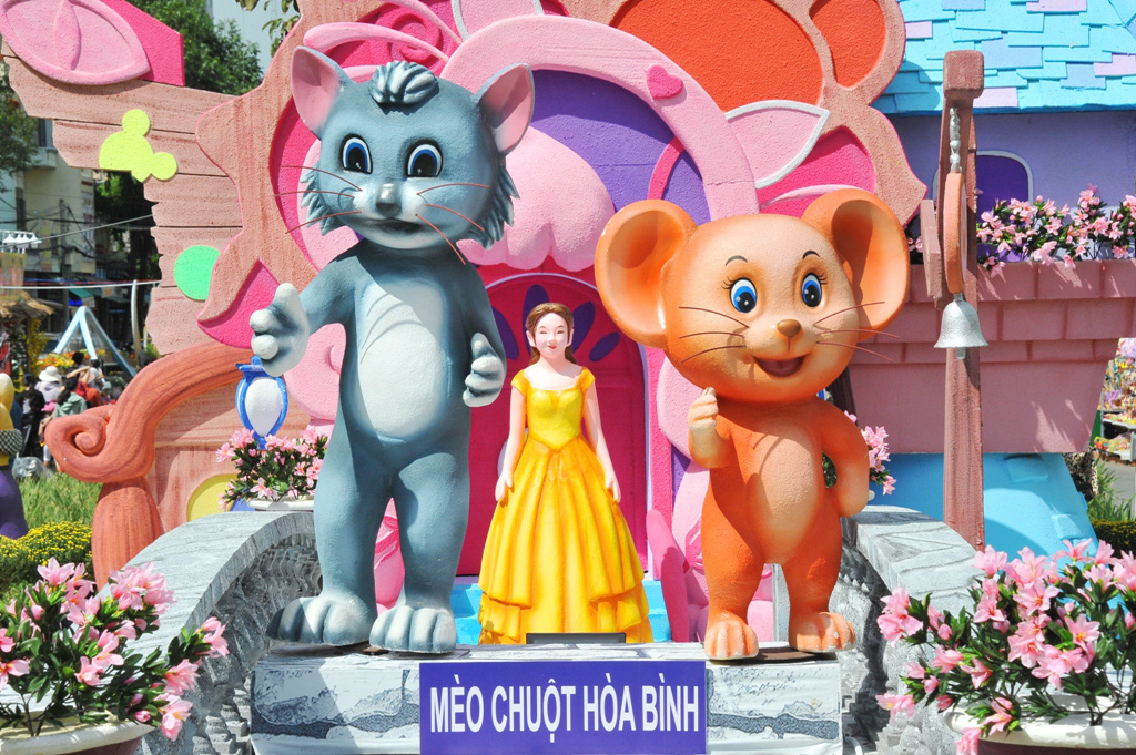 Ngắm những ch&uacute; chuột l&agrave;m n&ocirc;ng d&acirc;n ở đường hoa Xu&acirc;n lớn nhất miền T&acirc;y - Ảnh 22.
