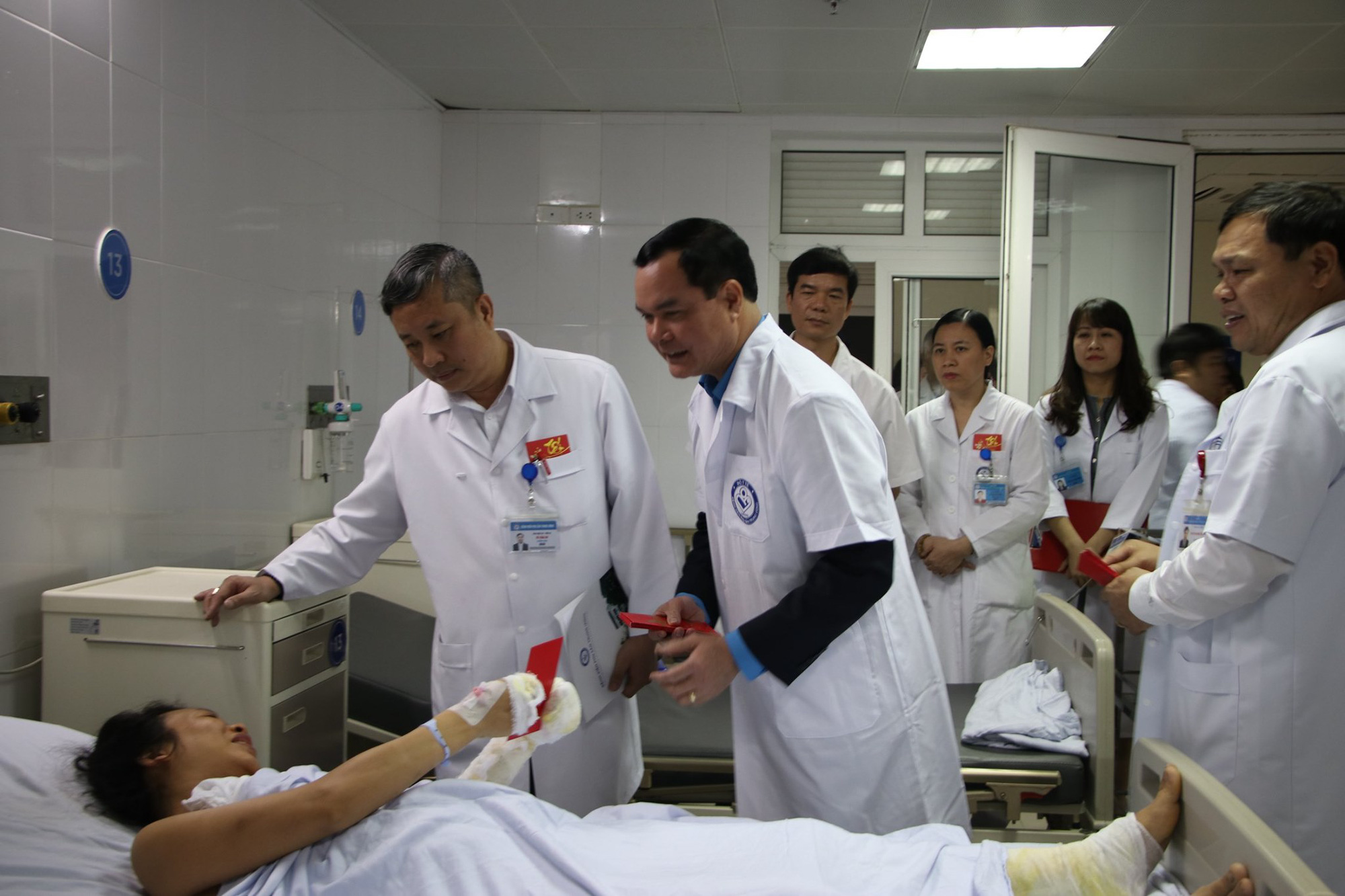 Chủ tịch Tổng LĐLĐ Việt Nam thăm, ch&uacute;c tết Bệnh viện Phụ sản Trung ương - Ảnh 2.