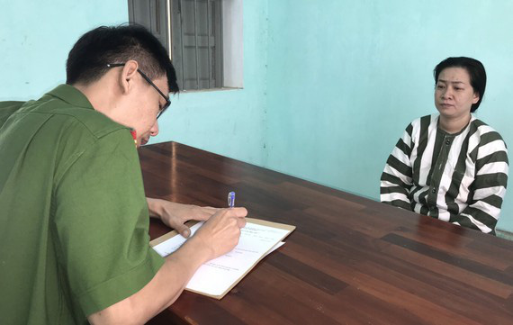 Bắt giam nữ qu&aacute;i lừa đảo li&ecirc;n tỉnh hơn 135 tỉ đồng, g&acirc;y r&uacute;ng động - Ảnh 1.