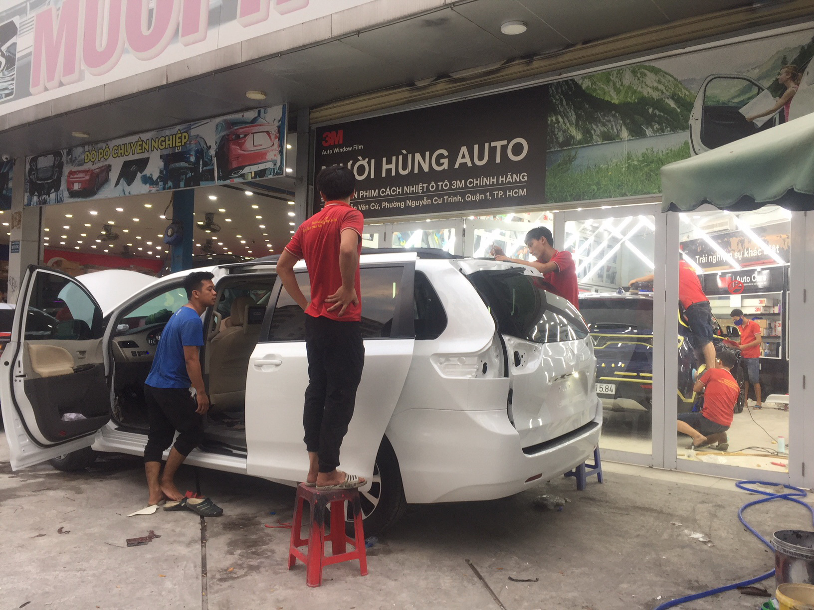 Ng&agrave;y cận Tết, bảo dưỡng, rửa &ocirc;t&ocirc; tăng gi&aacute; 2-3 lần, kh&aacute;ch vẫn vui vẻ m&oacute;c hầu bao - Ảnh 4.