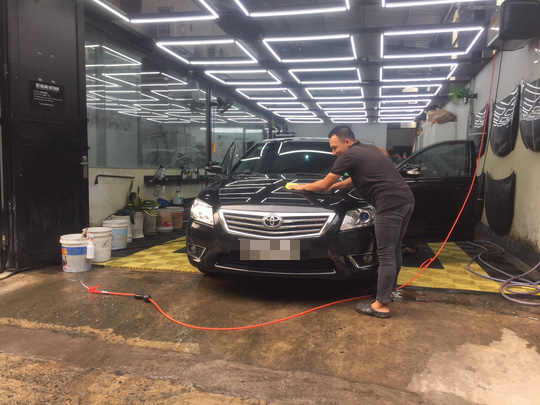 Ngày cận Tết, bảo dưỡng, rửa ôtô tăng giá 2-3 lần, khách vẫn vui vẻ móc hầu bao