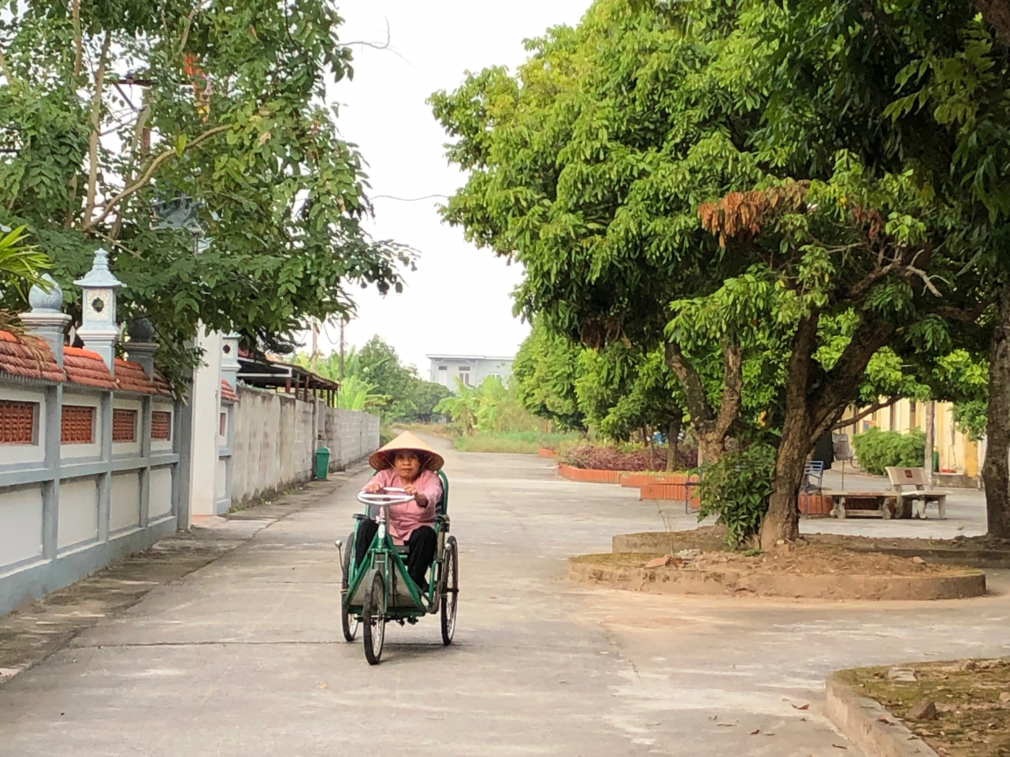 Bệnh nh&acirc;n x&oacute;m chạy thận x&uacute;c động trước sự xuất hiện bất ngờ của Ph&oacute; Thủ tướng - Ảnh 18.