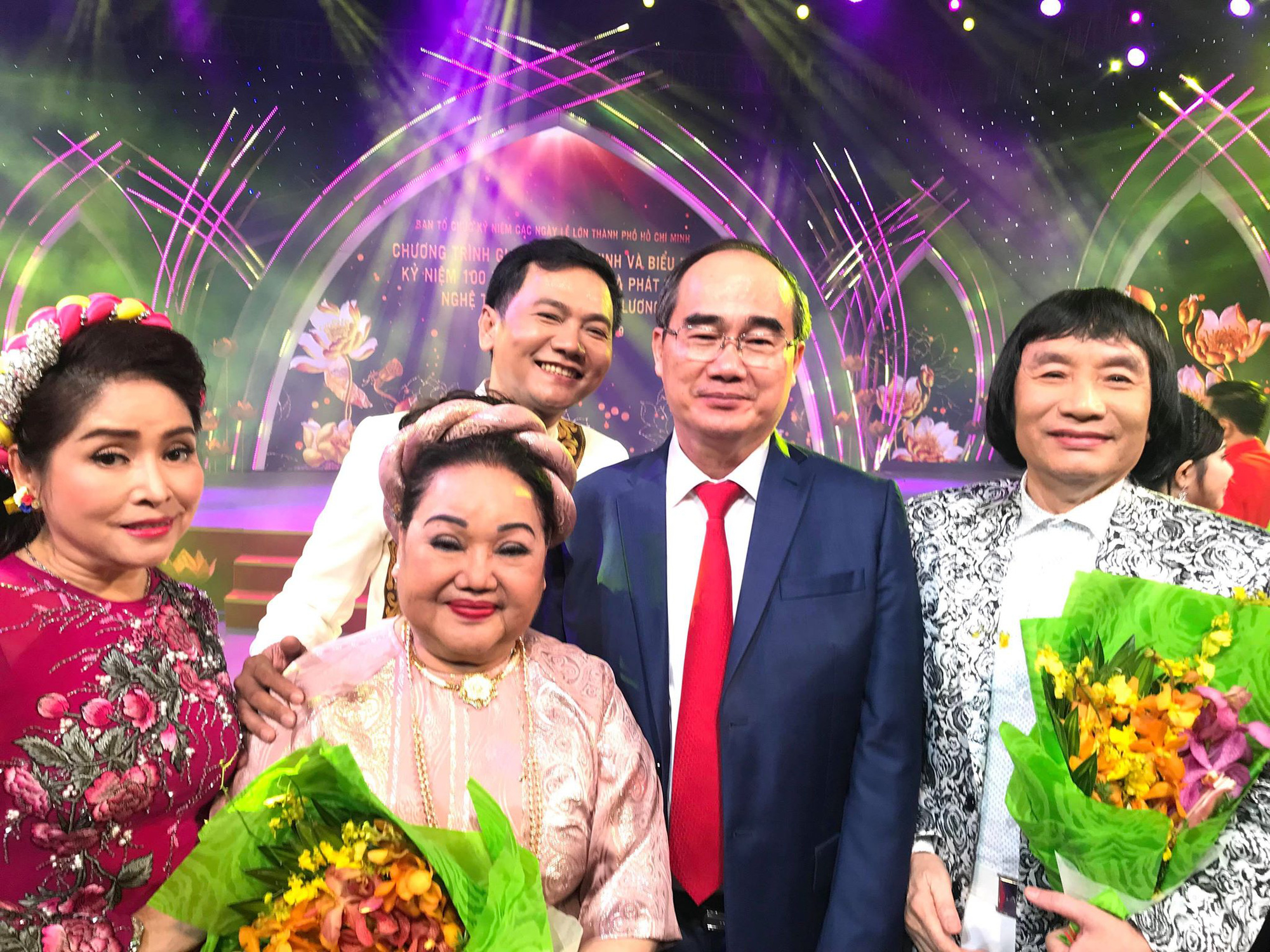 Tết chuột, cải lương sung mãn!