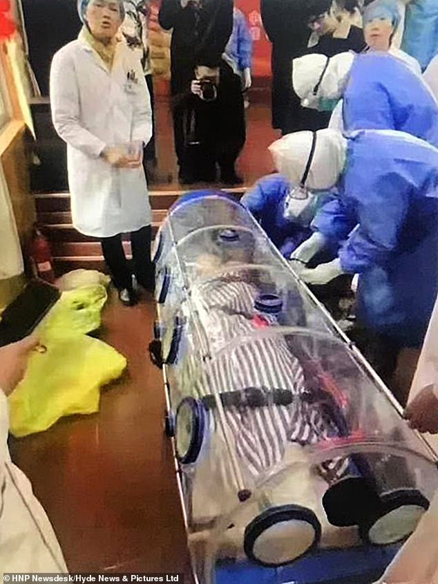 Những h&igrave;nh ảnh c&oacute; một kh&ocirc;ng hai trong t&acirc;m dịch virus Vũ H&aacute;n - Ảnh 1.