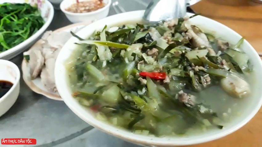 Thượng nguồn sông Mã bát canh lá rừng