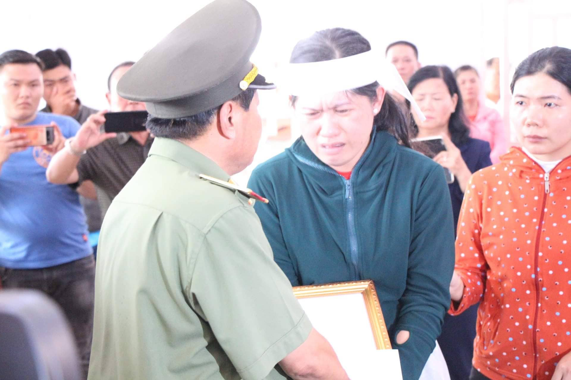 Đề nghị c&ocirc;ng nhận liệt sĩ cho cảnh s&aacute;t khu vực bị đ&acirc;m chết v&agrave;o ng&agrave;y 30 Tết - Ảnh 3.