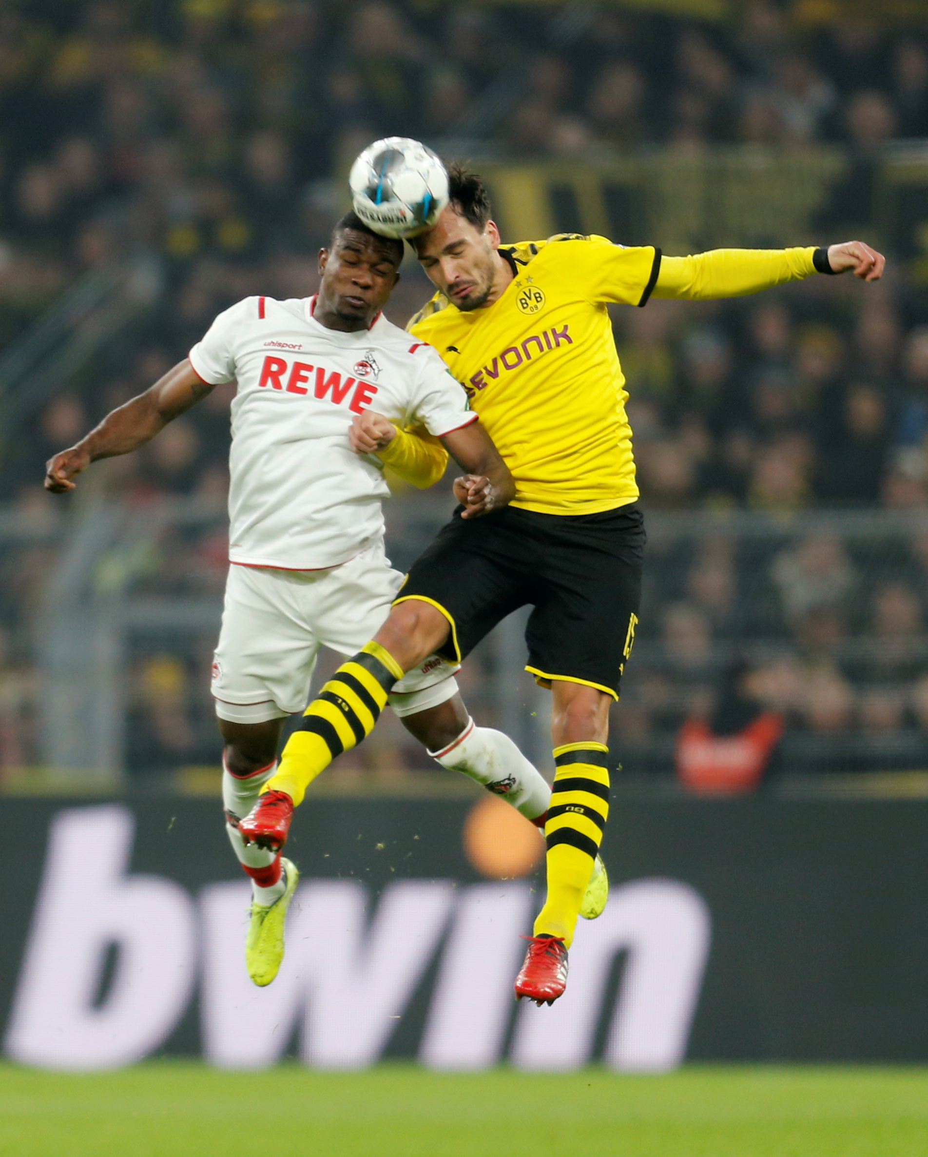 Haaland lập si&ecirc;u kỷ lục, Bundesliga kinh ho&agrave;ng với Dortmund - Ảnh 2.