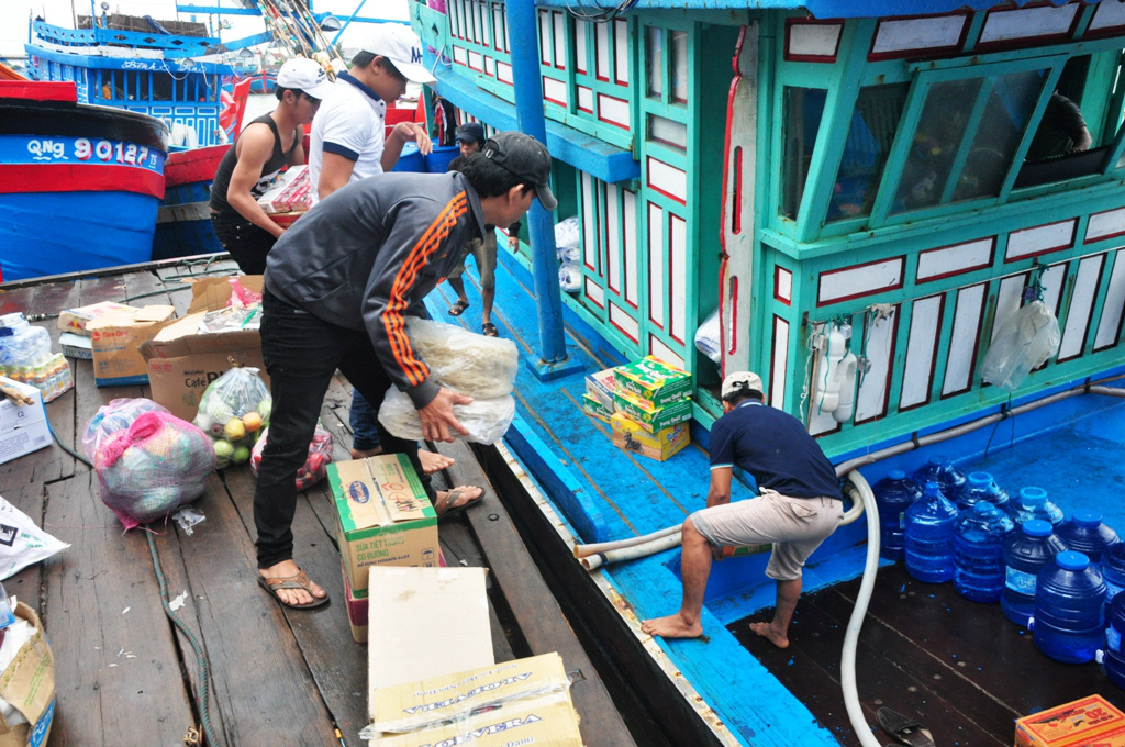 Những con t&agrave;u đ&oacute;n Tết tr&ecirc;n đại dương - Ảnh 5.