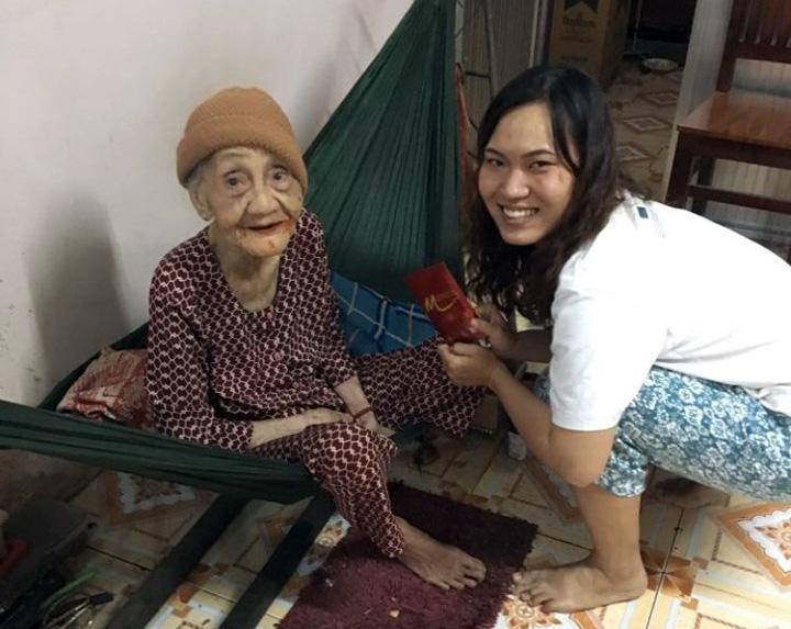 Thêm cái Tết xa nhà...