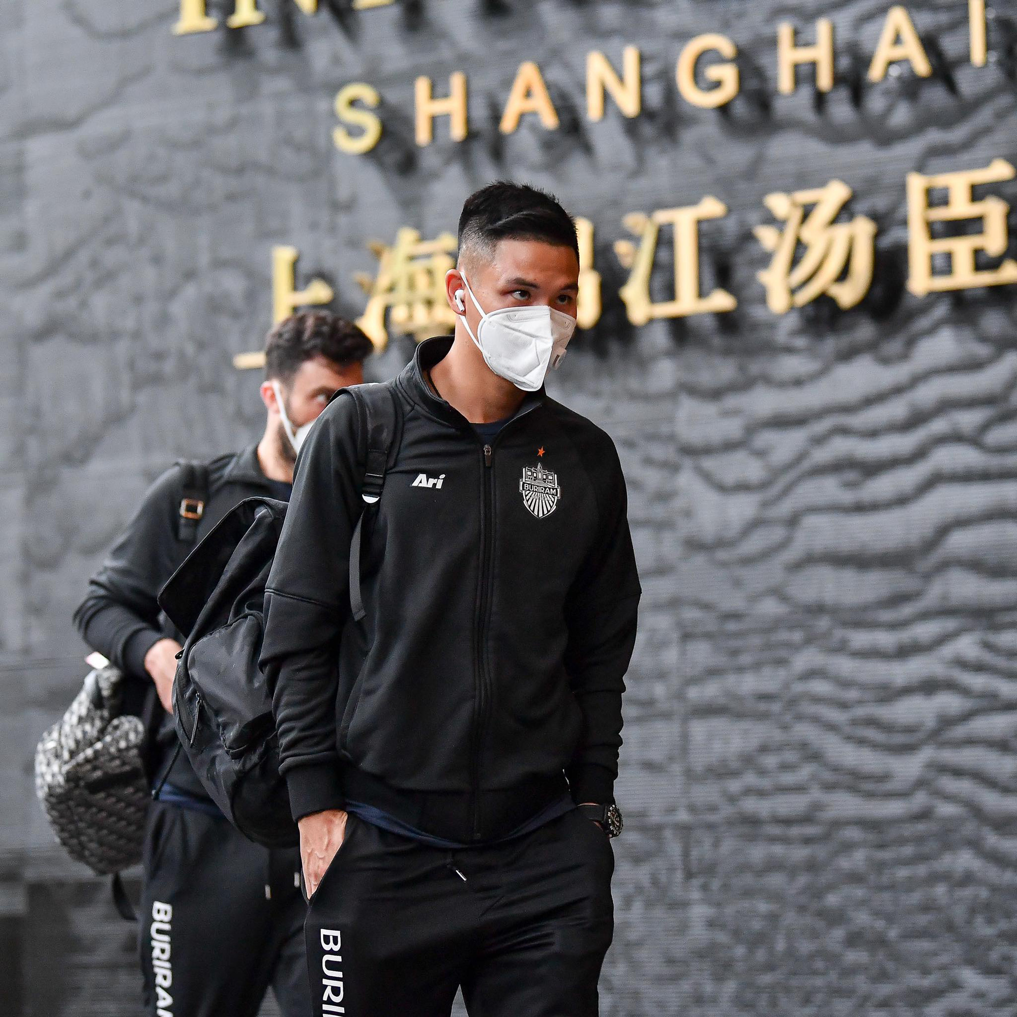 CĐV Th&aacute;i Lan chỉ tr&iacute;ch AFC v&igrave; Buriram United phải sang Trung Quốc thi đấu trong t&acirc;m b&atilde;o Corona - Ảnh 2.