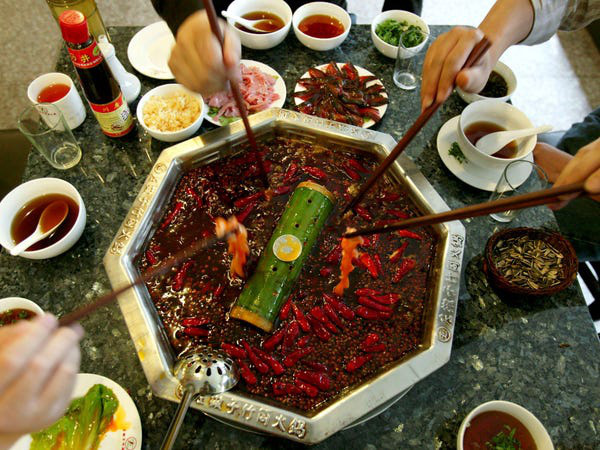 Qu&aacute; khứ kh&ocirc;ng xu d&iacute;nh t&uacute;i của tỷ ph&uacute; lẩu gi&agrave;u nhất Singapore - Ảnh 5.