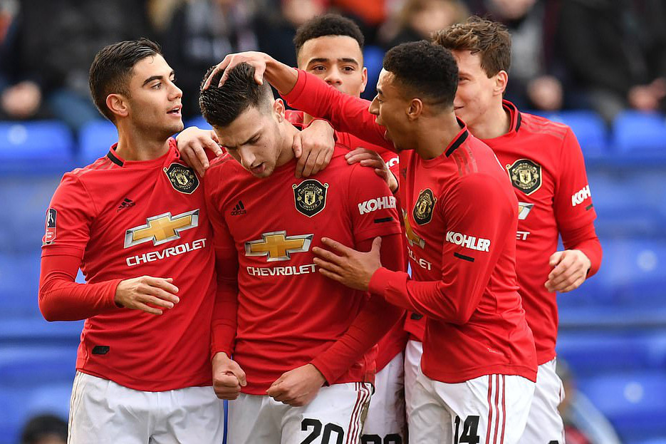 Man United mở tiệc bàn thắng, Man City vào vòng 5 FA Cup