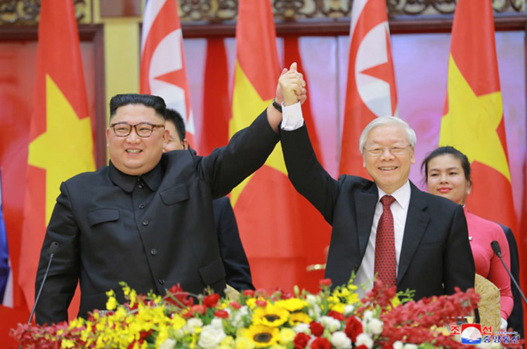 Việt Nam v&agrave; những c&aacute;i bắt tay đ&aacute;ng nhớ năm 2019 - Ảnh 5.