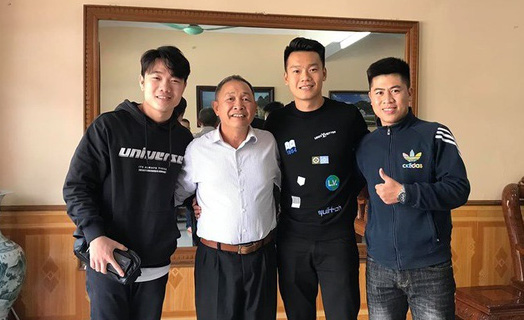 Xuân Trường rủ "sao" Hà Nội FC thăm thầy cũ trước ngày lên đường sang Hàn Quốc