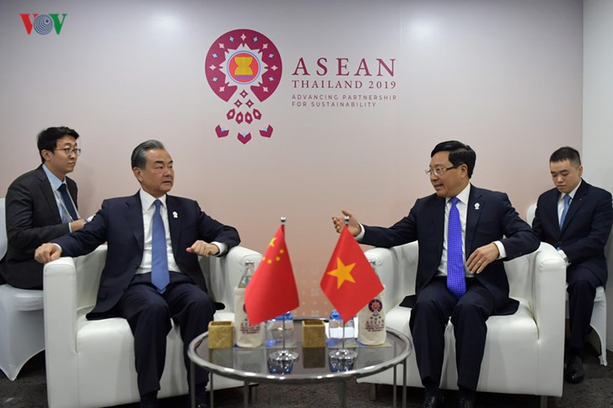 Việt Nam v&agrave; những c&aacute;i bắt tay đ&aacute;ng nhớ năm 2019 - Ảnh 11.