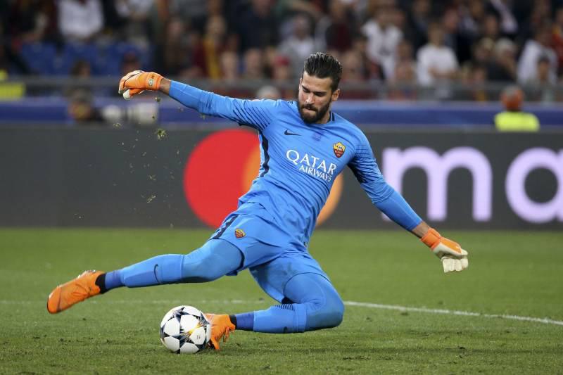 Alisson Becker: Tr&ecirc;n h&agrave;nh tr&igrave;nh trở th&agrave;nh huyền thoại - Ảnh 4.