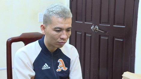 Ch&acirc;n dung g&atilde; đ&agrave;n &ocirc;ng đội lột &ocirc;ng chủ để dụ dỗ học sinh, sinh vi&ecirc;n  - Ảnh 1.