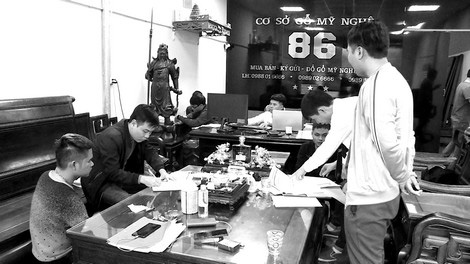 Ch&acirc;n dung g&atilde; đ&agrave;n &ocirc;ng đội lột &ocirc;ng chủ để dụ dỗ học sinh, sinh vi&ecirc;n  - Ảnh 2.