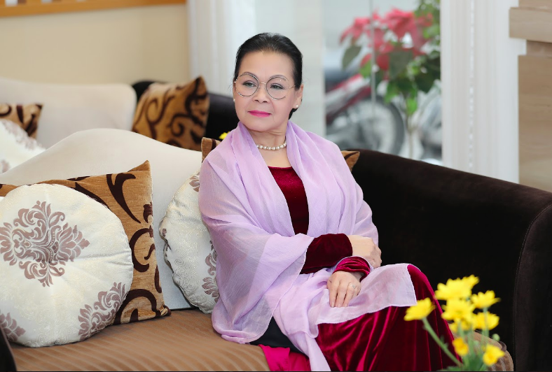Ca sĩ Kh&aacute;nh Ly: Với 10 b&agrave;i h&aacute;t của Trịnh C&ocirc;ng Sơn, t&ocirc;i nu&ocirc;i được cả gia đ&igrave;nh - Ảnh 2.