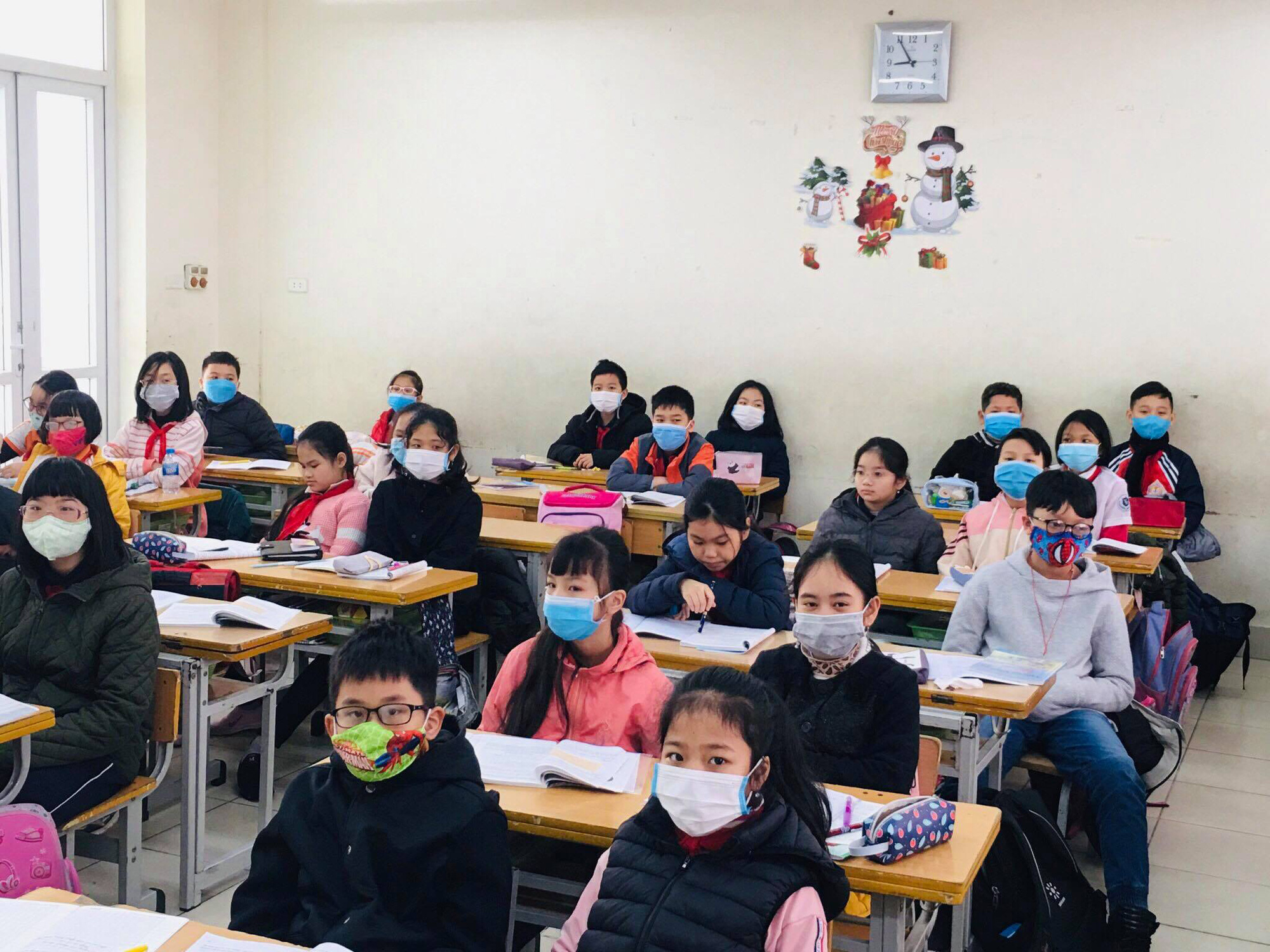 Hà Nội: Tất cả những học sinh bị sốt đều phải nghỉ học