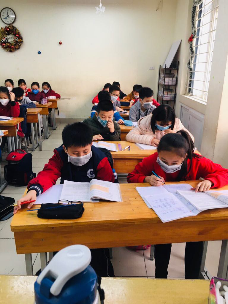 Bộ GD-ĐT: Đ&atilde; chuẩn bị c&aacute;c phương &aacute;n, kể cả cho học sinh nghỉ học - Ảnh 1.