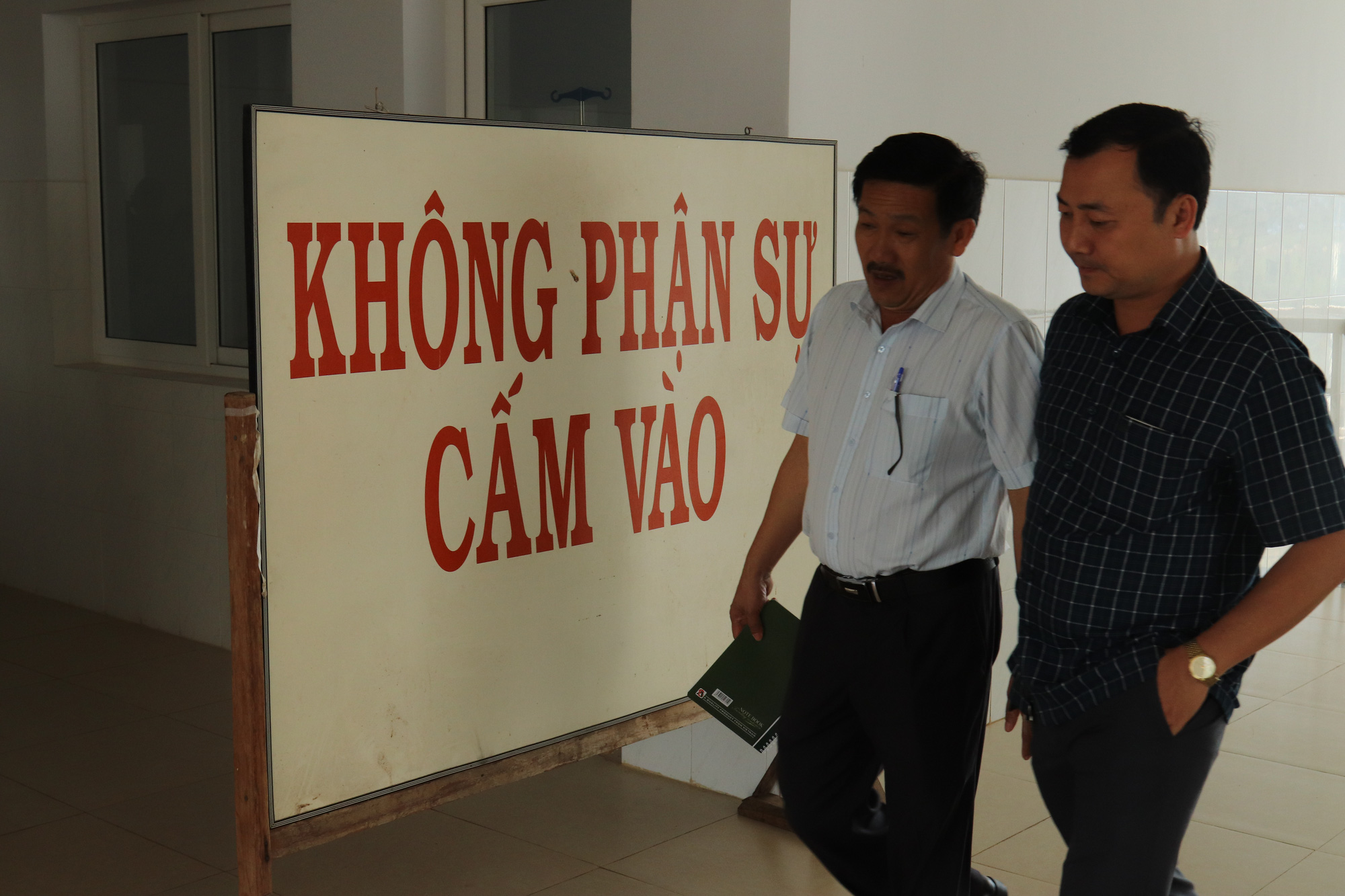H&ocirc;m nay c&oacute; kết quả x&eacute;t nghiệm nữ lễ t&acirc;n kh&aacute;ch sạn nghi nhiễm virus corona - Ảnh 3.