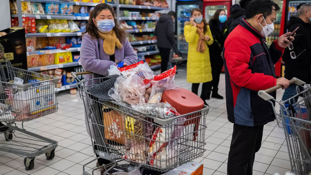 Trung Quốc và bài toán "nuôi" 50 triệu người bị cô lập vì virus corona
