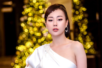 Phương Oanh rũ bỏ hình ảnh "Quỳnh búp bê", bị chê "hôn cứng đơ" khi làm cô giáo