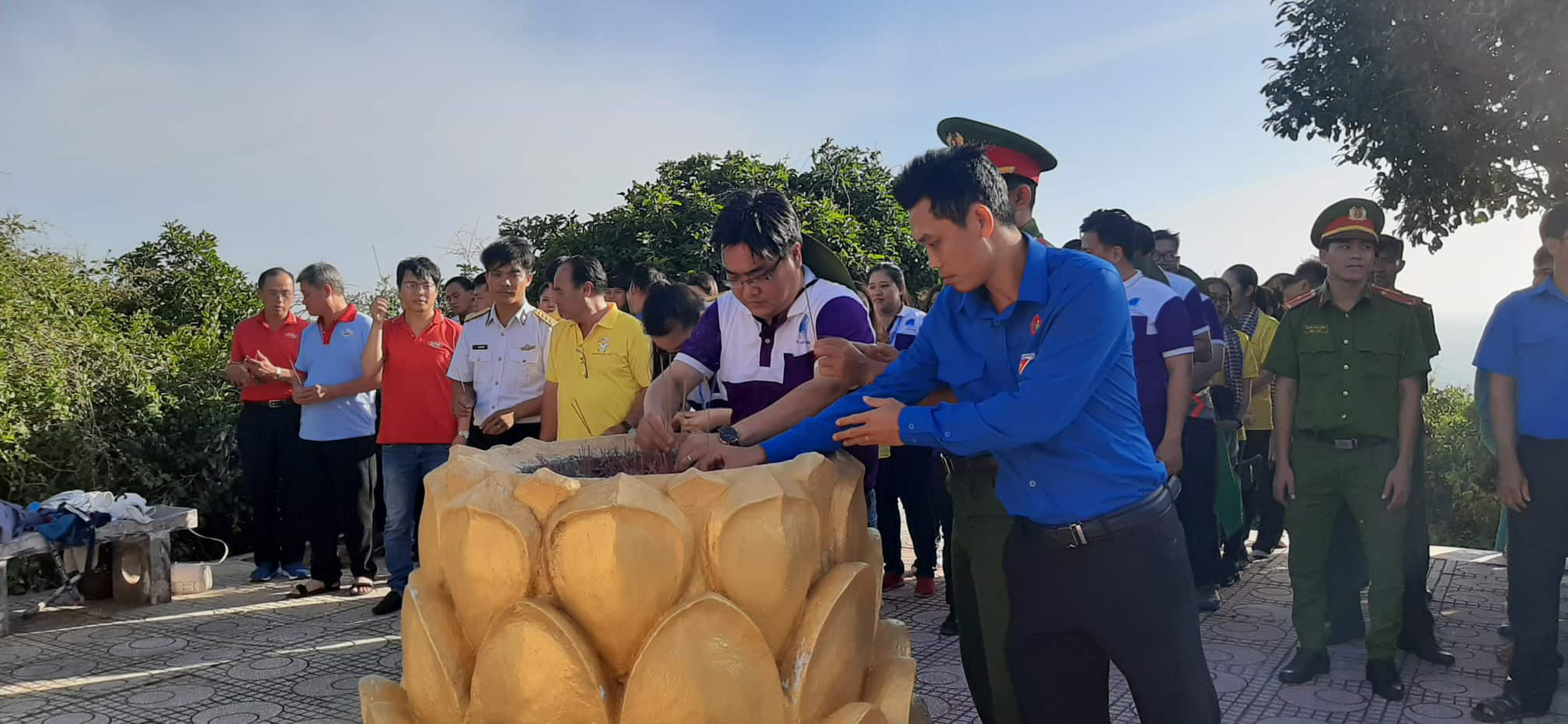 Các chiến sĩ giữ đảo Phú Quý vui hết mình trong Mùa xuân biển đảo - Ảnh 12.