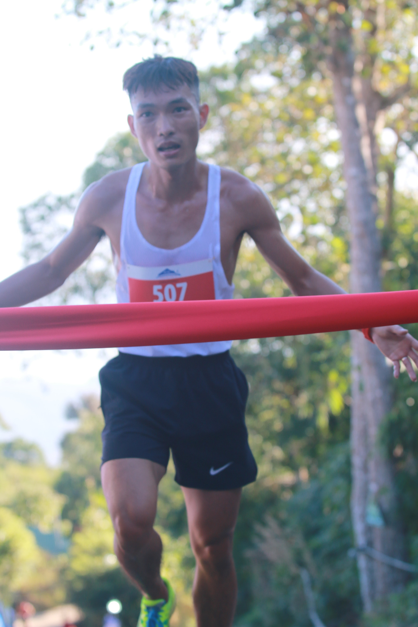 Chân chạy số 1 Việt Nam lên ngôi Nữ hoàng leo núi Bà Rá - Ảnh 2.