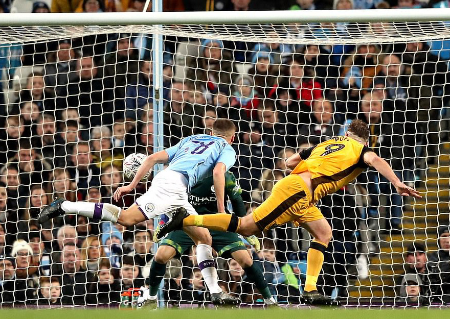 Man United sợ th&oacute;t tim Wolverhampton, Man City đại thắng FA Cup - Ảnh 6.