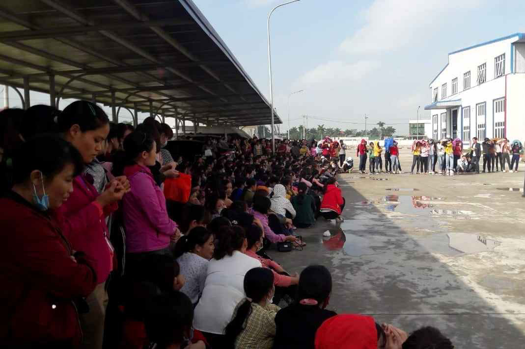 Cho rằng c&ocirc;ng ty thưởng Tết kh&ocirc;ng xứng đ&aacute;ng, hơn 1.000 c&ocirc;ng nh&acirc;n ngưng việc tập thể - Ảnh 1.