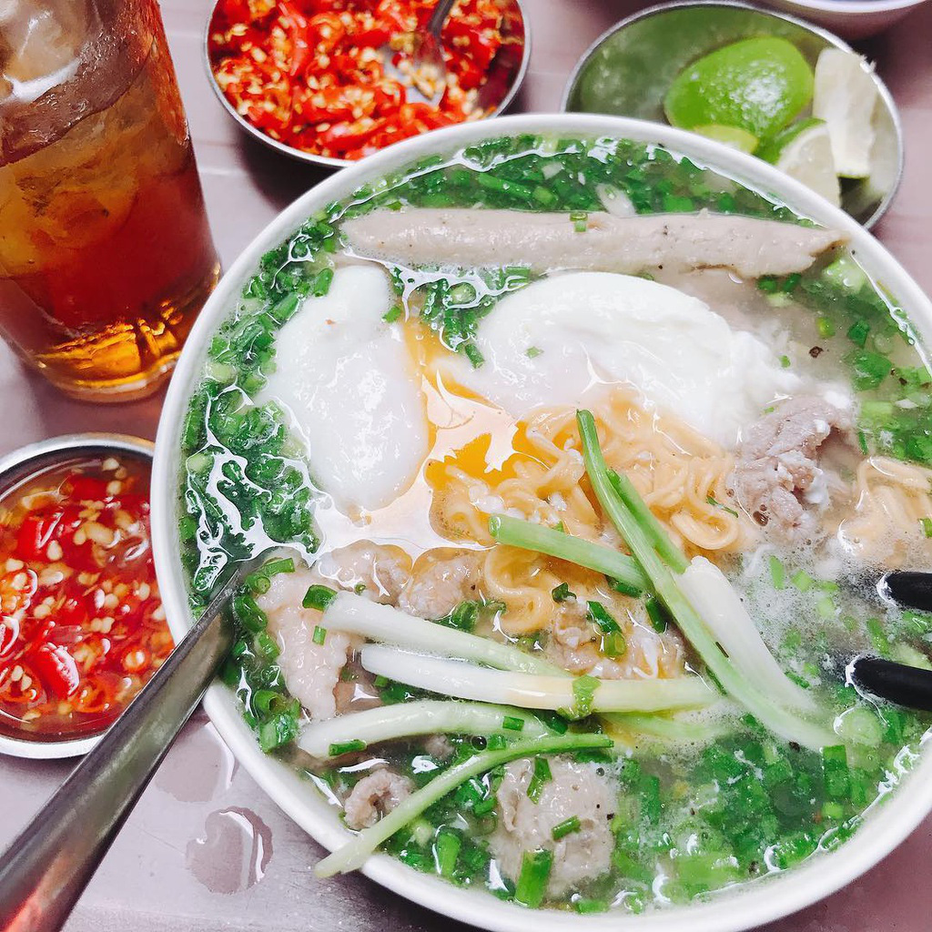 4 địa chỉ b&uacute;n nước ở TP HCM được c&aacute;c t&iacute;n đồ ẩm thực y&ecirc;u th&iacute;ch - Ảnh 1.