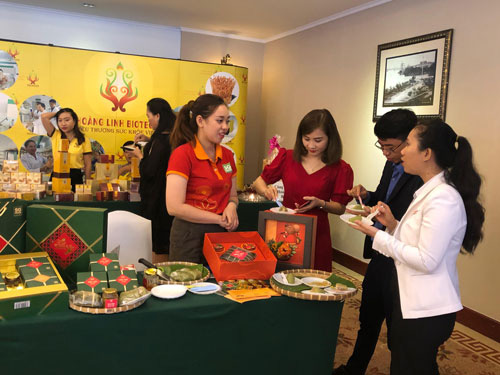Nở rộ mâm cỗ Tết nấu sẵn