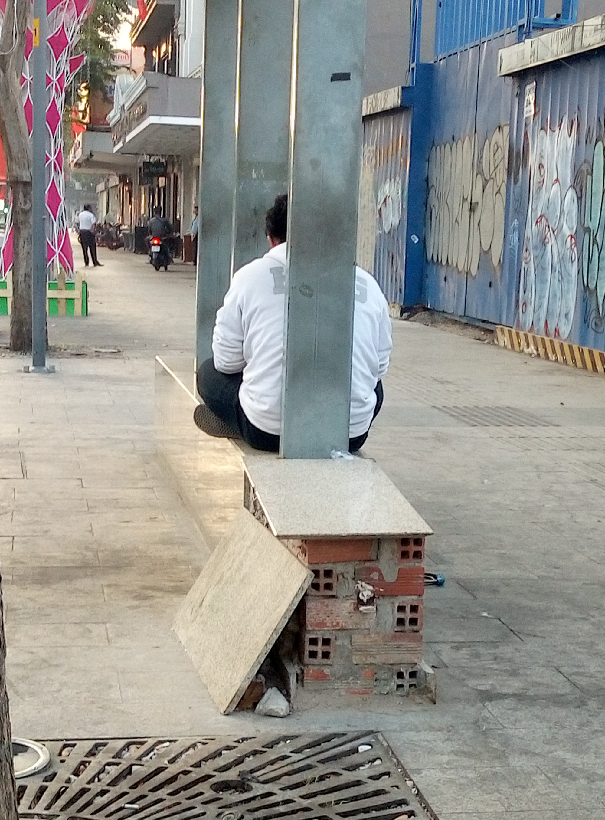 Nhếch nhác