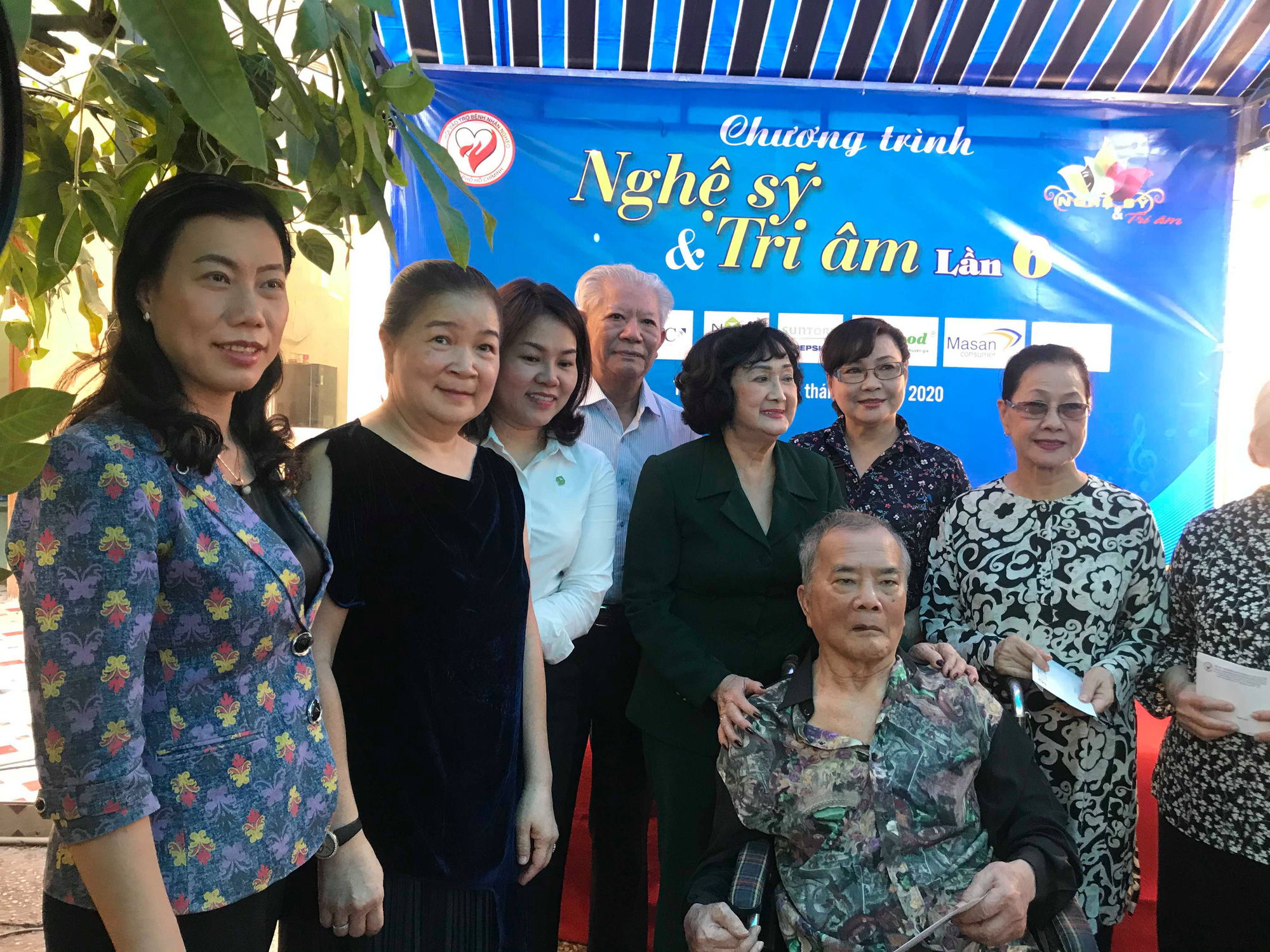 NSND Kim Cương dù bệnh vẫn trao quà Tết Nghệ sĩ tri âm - Ảnh 2.