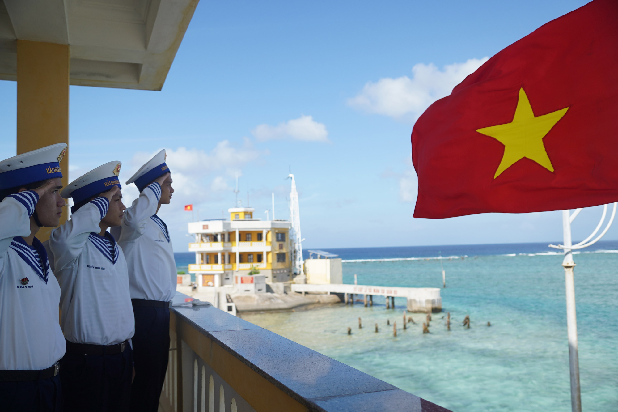 Đỏ thắm Trường Sa - Ảnh 1.