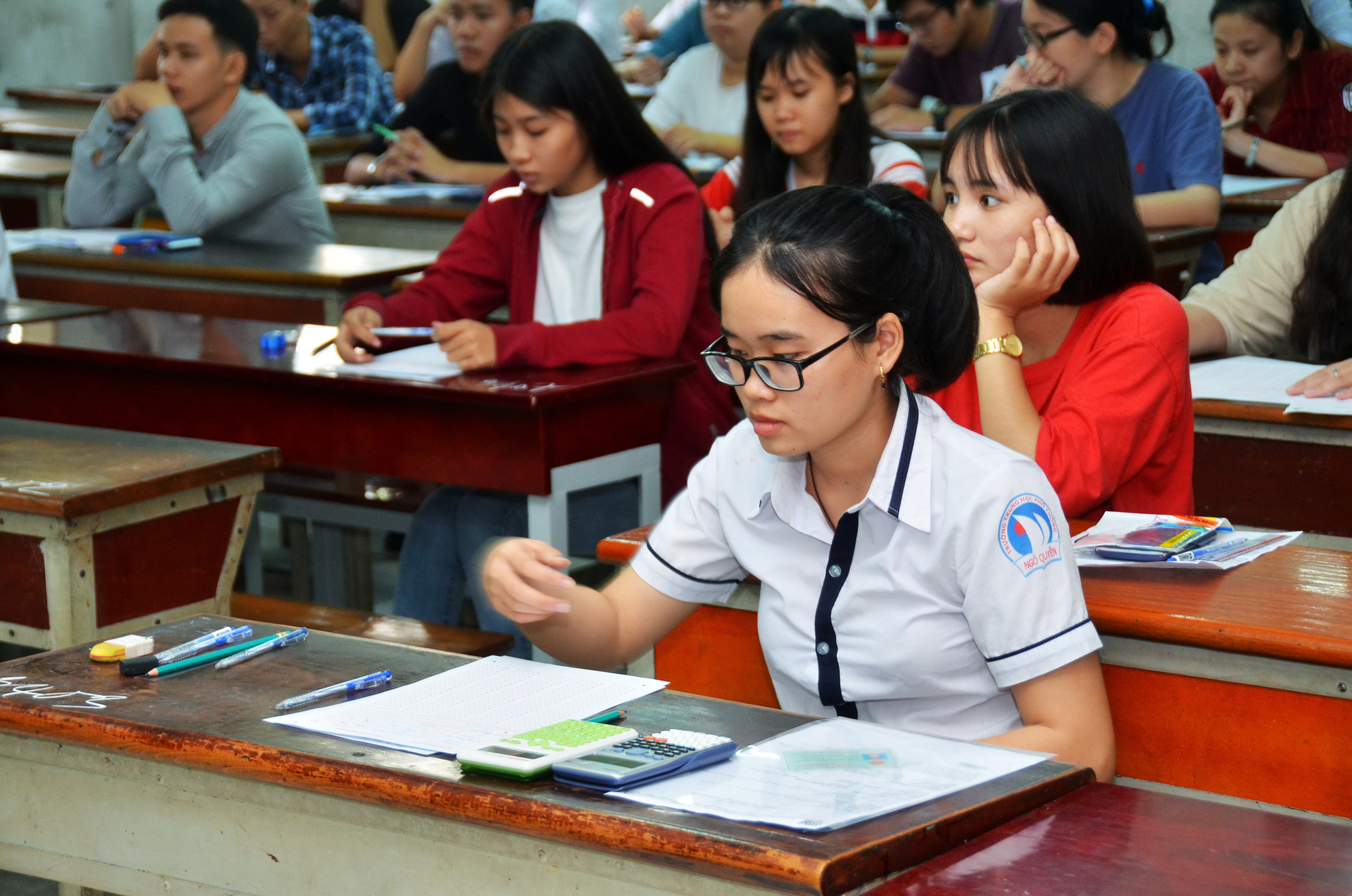 Thi đánh giá năng lực: Tốn kém và "tự trói"