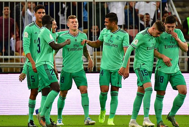 Real Madrid đ&aacute;nh &uacute;p Valencia, gi&agrave;nh v&eacute; v&agrave;o chung kết Si&ecirc;u c&uacute;p - Ảnh 6.