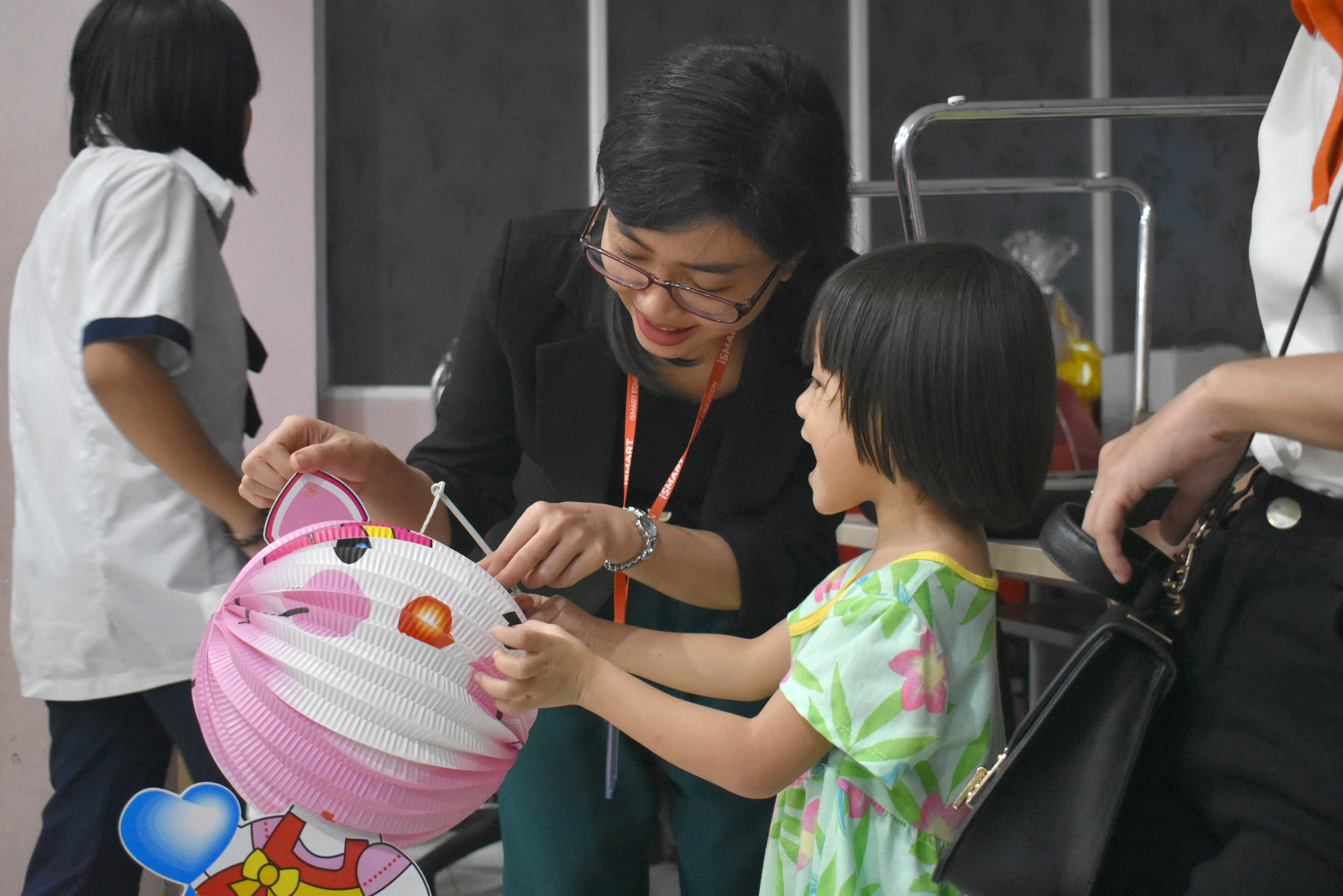 iSMART Education mang Tết Trung thu đến với 150 trẻ cơ nhỡ