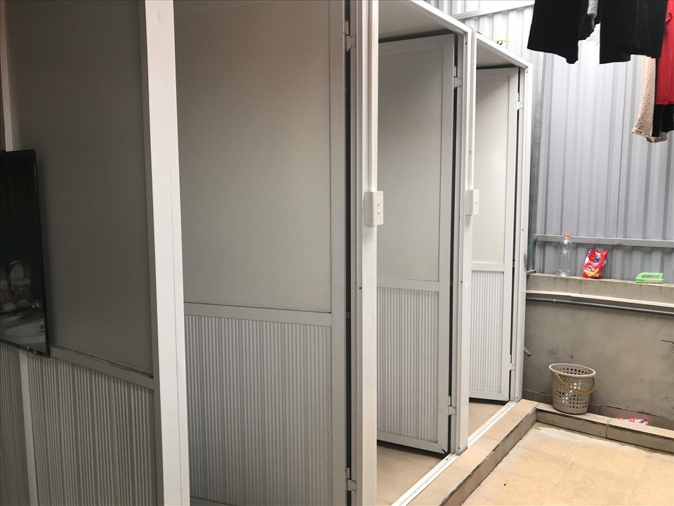 H&agrave; Nội: Xuất hiện nh&agrave; trọ 3m2 đủ duỗi ch&acirc;n cho người lao động - Ảnh 2.