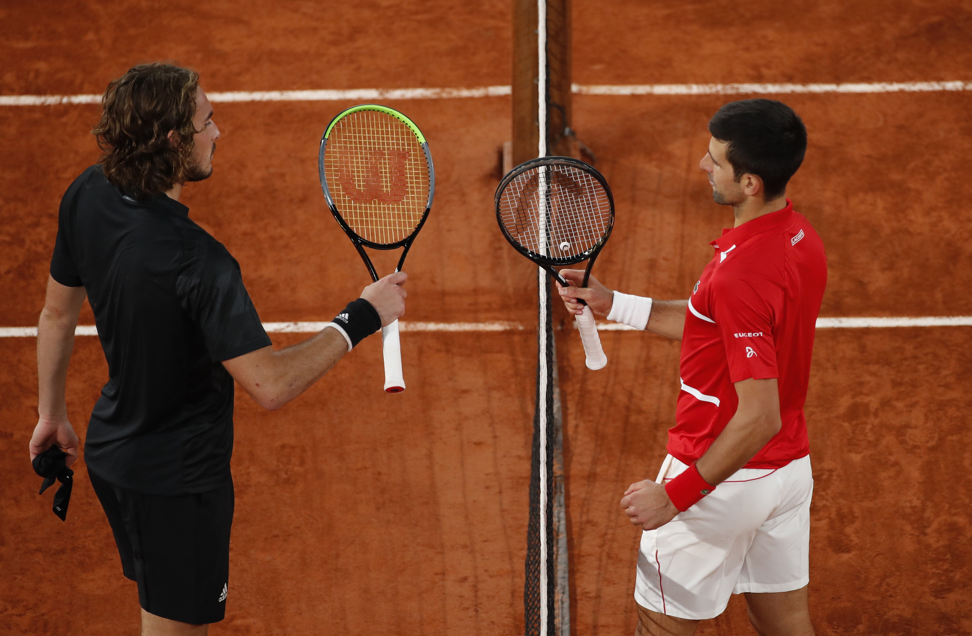 Đ&aacute;nh bại t&agrave;i năng Hy Lạp, Djokovic hẹn chung kết với Rafael Nadal - Ảnh 2.