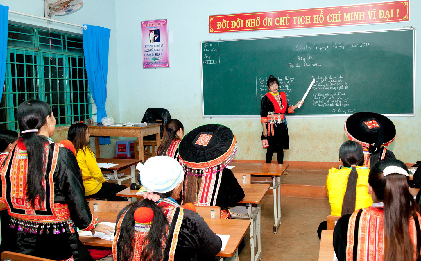 Dân Đắk Ri đã mê con chữ - Ảnh 1.