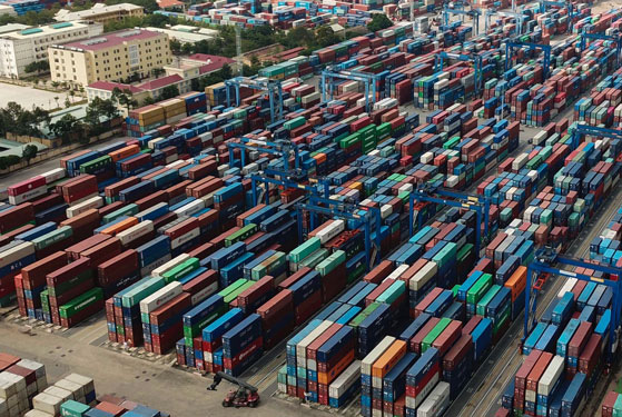 Hàng tồn phế liệu vẫn chưa được tái xuất