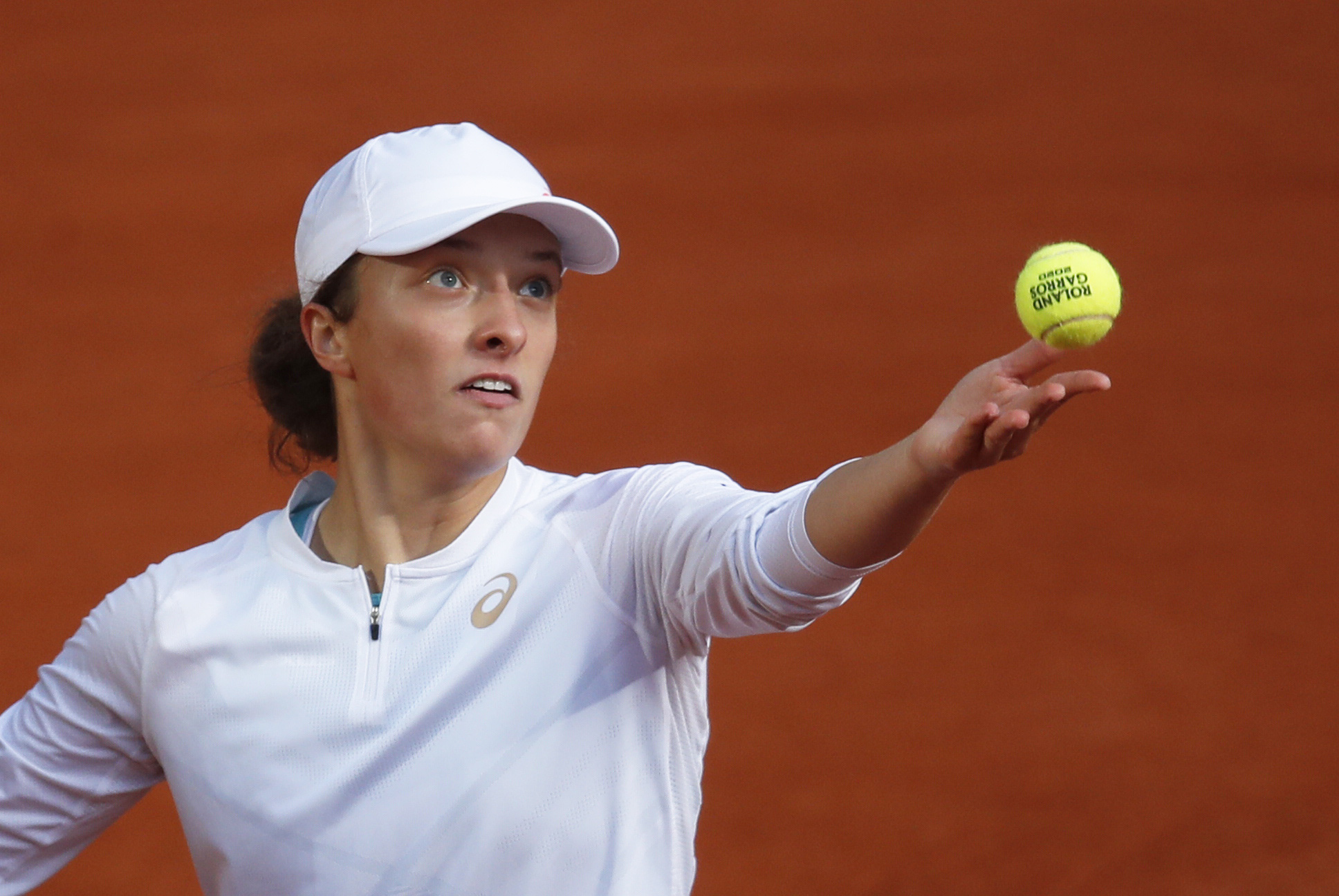 Học quần vợt qua game, Swiatek vẫn trở th&agrave;nh Nữ ho&agrave;ng Roland Garros 2020 - Ảnh 2.
