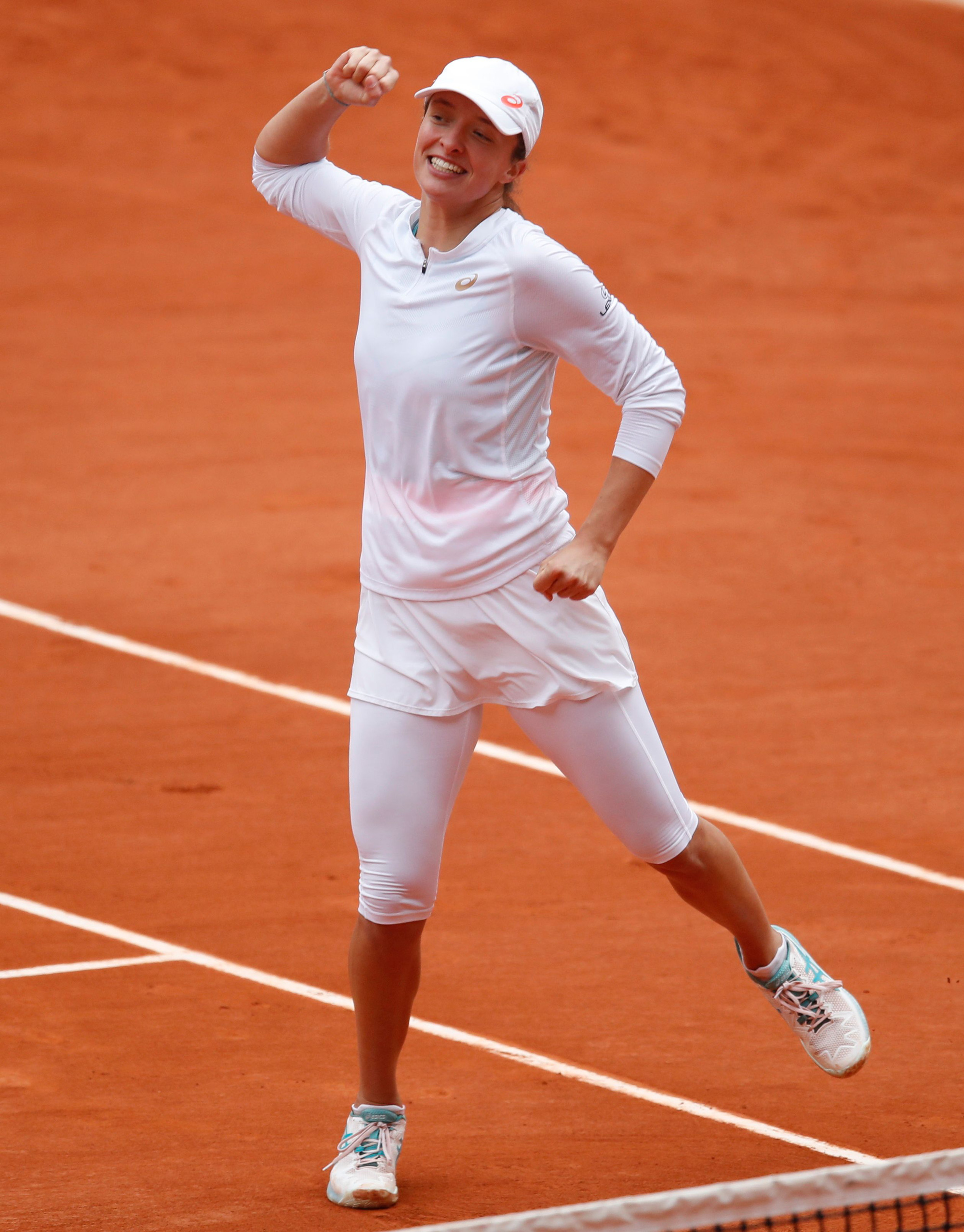 Học quần vợt qua game, Swiatek vẫn trở th&agrave;nh Nữ ho&agrave;ng Roland Garros 2020 - Ảnh 5.